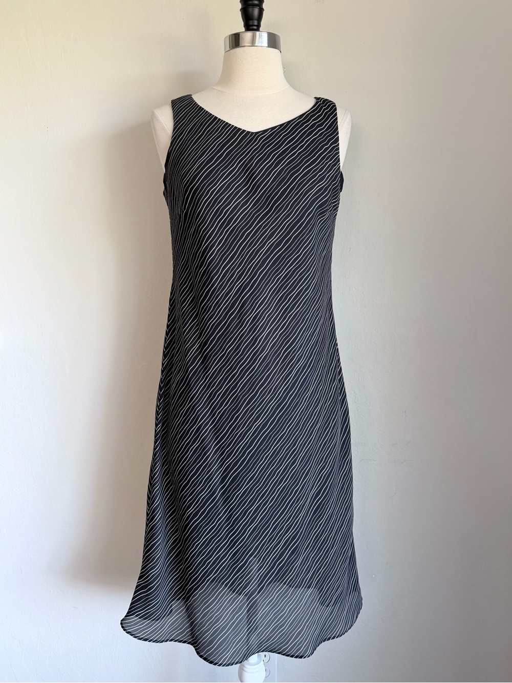 Ann Taylor LOFT Sleeveless Black & Ivory Diagonal Stripe Knee Length Dress, Sz 4